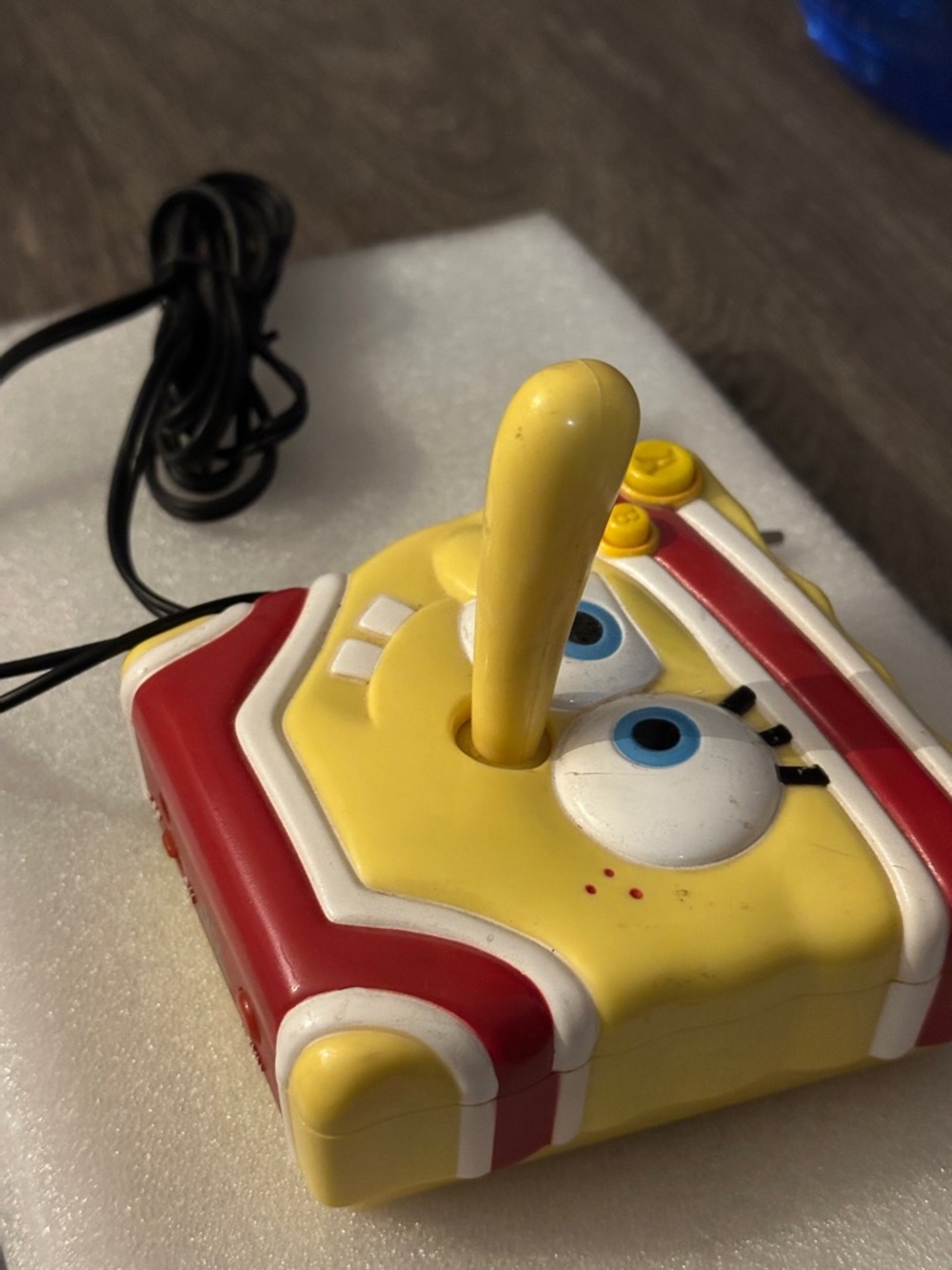SpongeBob Plug-In AV Game Console - Yellow & Red - Picture 2 of 5